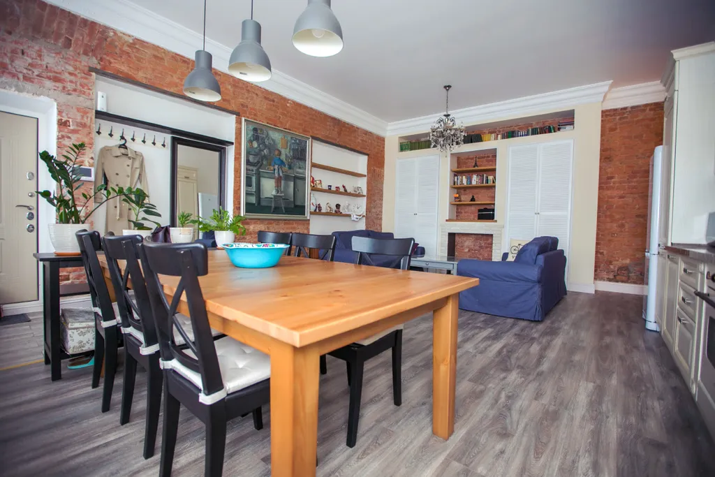 Огромные апартаменты с видом на крышу