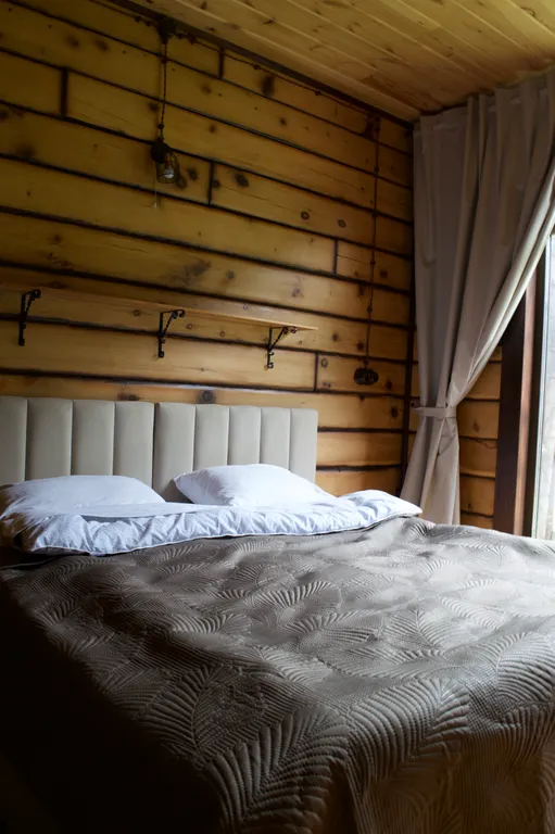 Гостевой дом у озера и скалы Кит