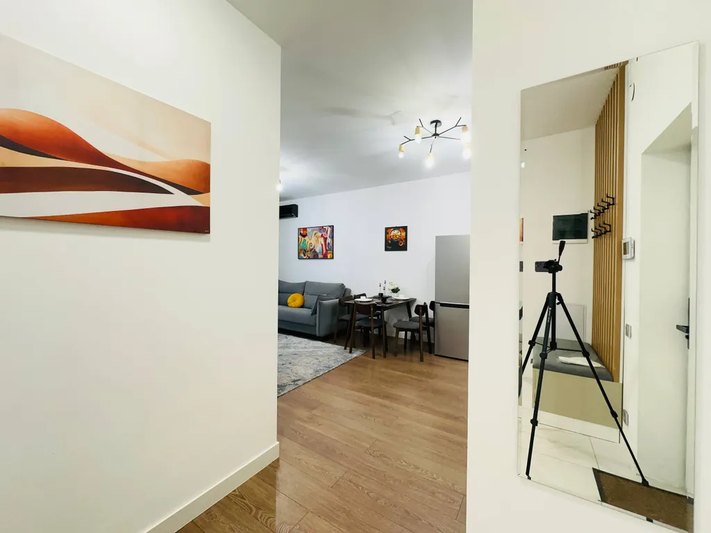 3-комнатные апартаменты для 6 чел в центре рядом с ТРЦ Мега