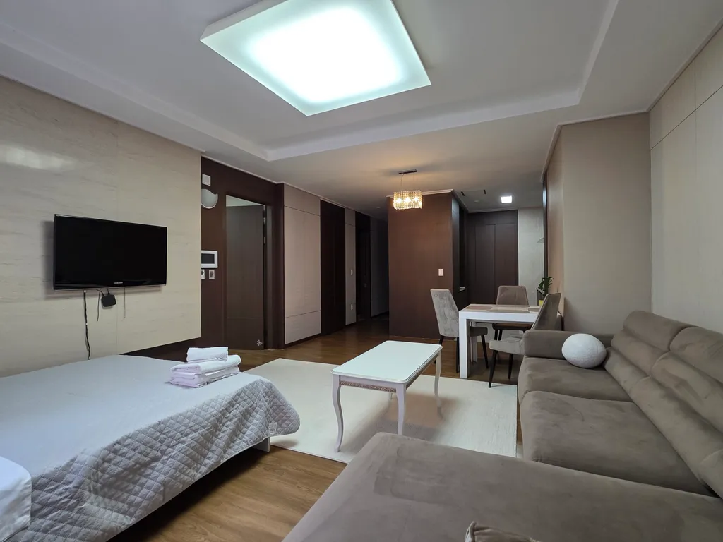 2-комнатная квартира возле Посольства США