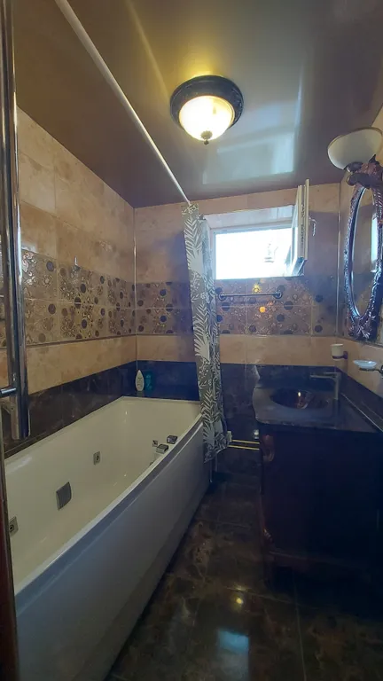 Квартира Просторная квартира, район - Заповедника Херсонес, ТЦ Муссон — Севастополь