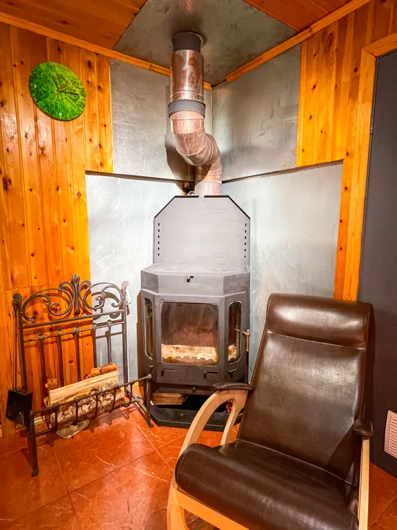 Двухэтажный дом+деревенская баня на дровах