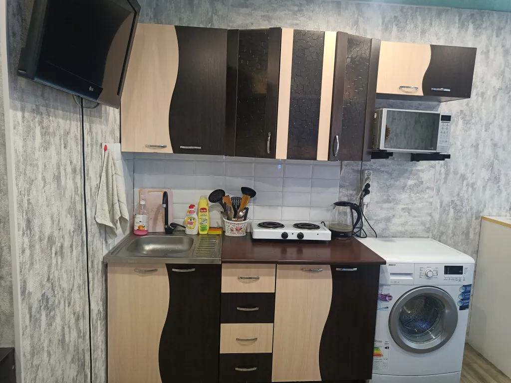 Студия для 2 человек у метро золотая нива