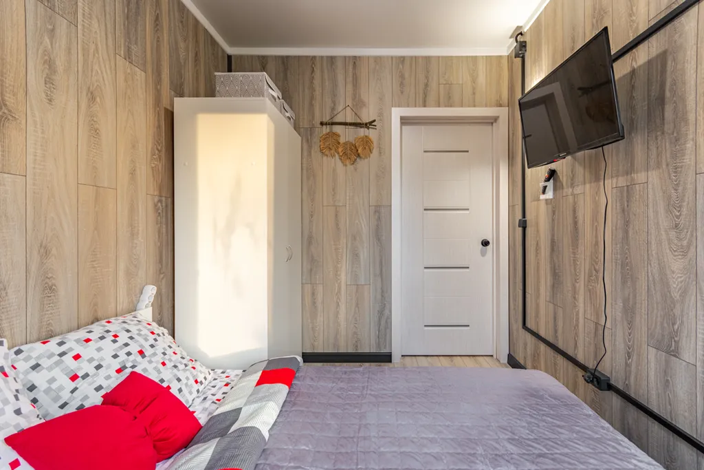 Дом с купелью и сауной, костровой зоной, мангалом и качелями