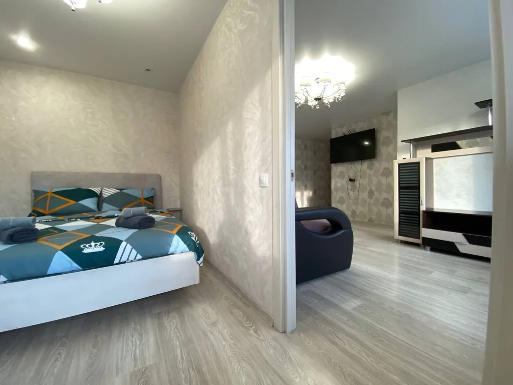 Солнечная двушка с новым ремонтом рядом с театром Чехова