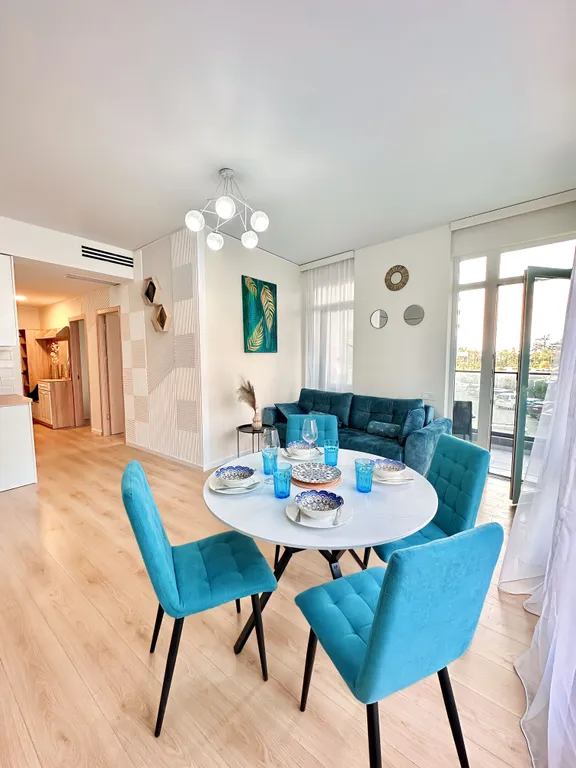 3-комнатный апартамент, бассейн + парковка, жк white sails