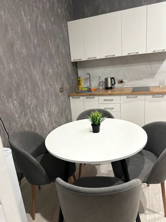 Уютная чистая квартира в новостройке рядом с центральным рынком