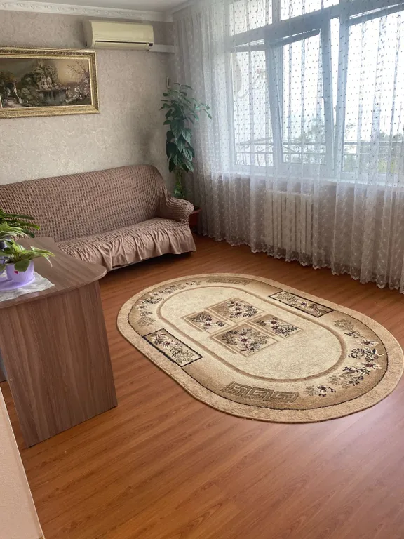 Светлая просторная квартира с балконом и шикарным видом на море