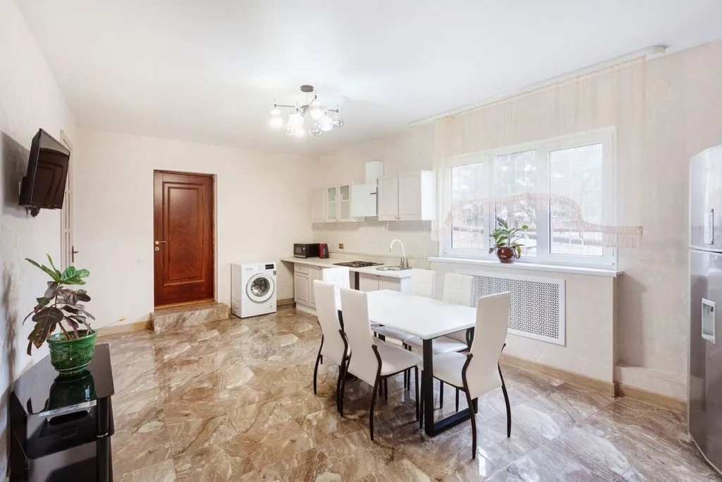 Дом для семейного отдыха с красивым видoм нa горoд