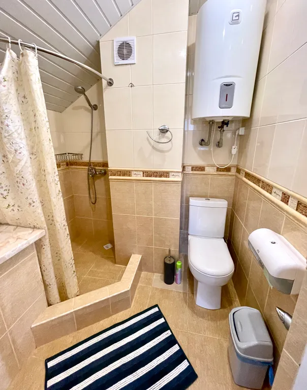 Пентхаус с балконом и видом на море