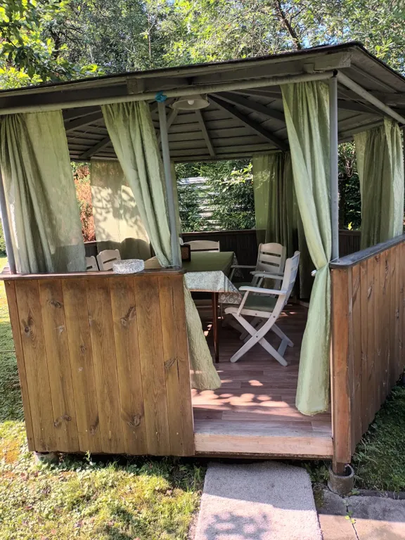 Уютный дом с садом