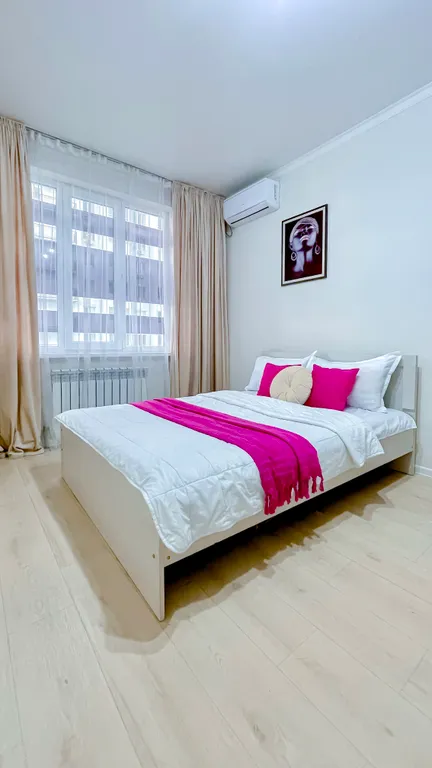 Квартира находится в центре в жилом комплексе атлант