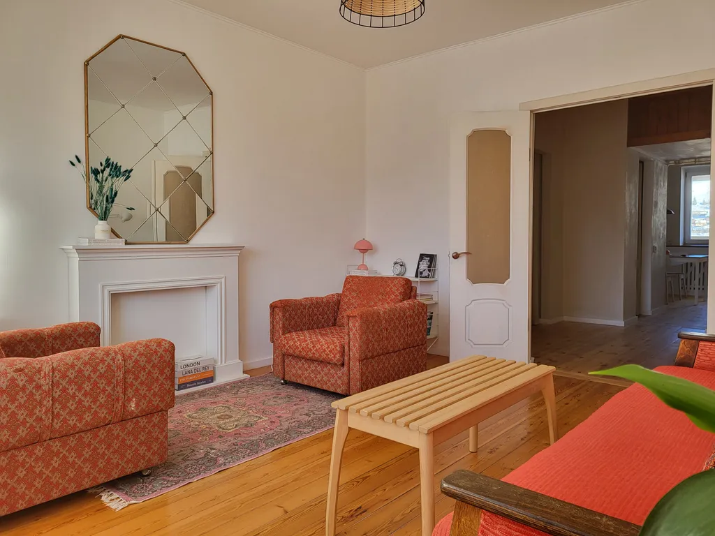 Квартира с видом на реку и горы