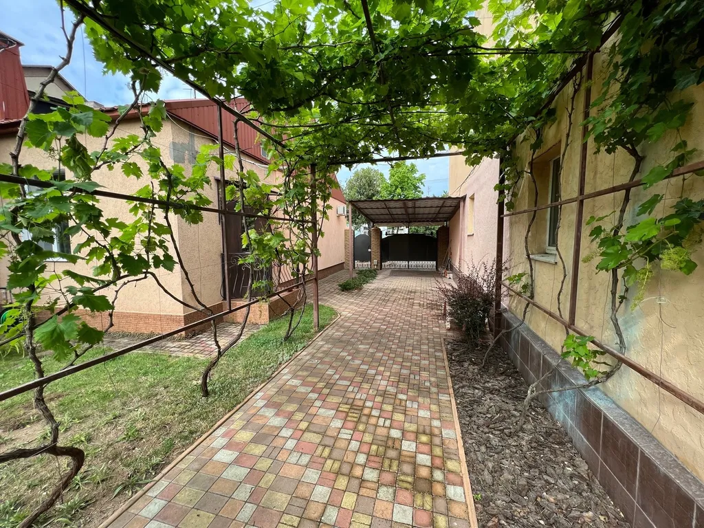 Четырёхкомнатный дом класса люкс в тихом центре