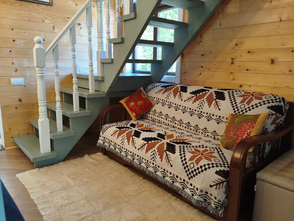 Двухэтажный дом Азазель в лесу