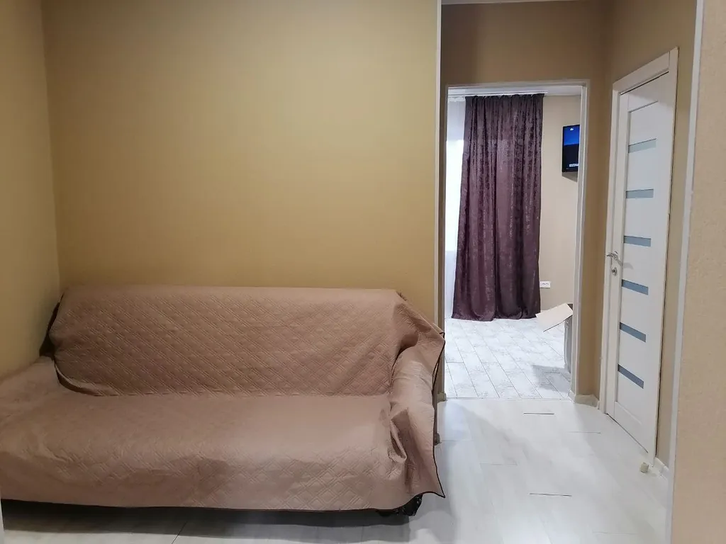 Уютная евротрешка возле парка Гагарина