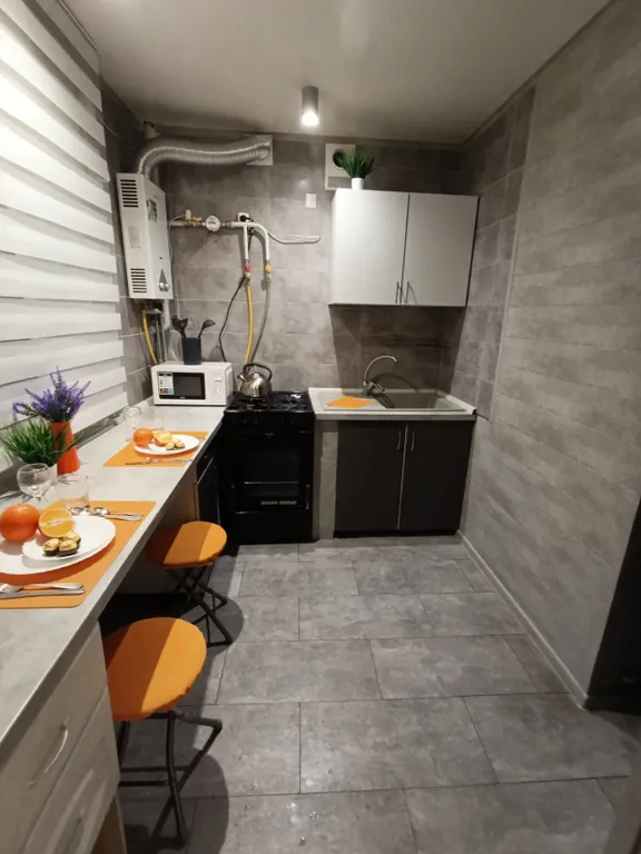 Трёхкомнатная квартира в центре  Приморского района