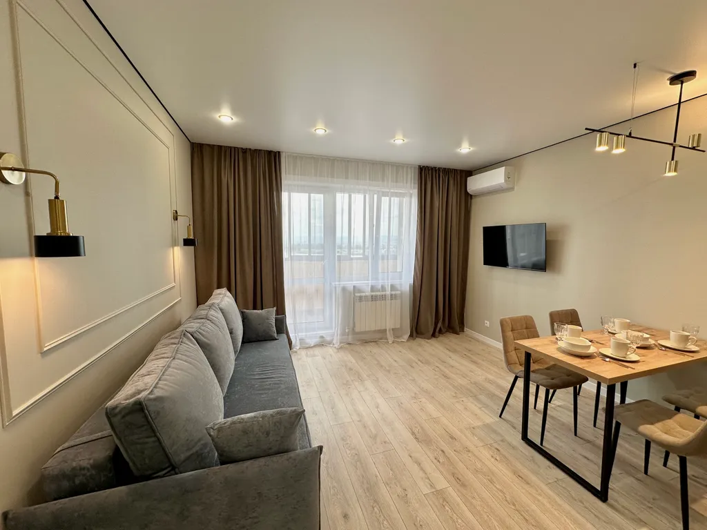 Премиум-квартира возле Площади советов с видом на реку