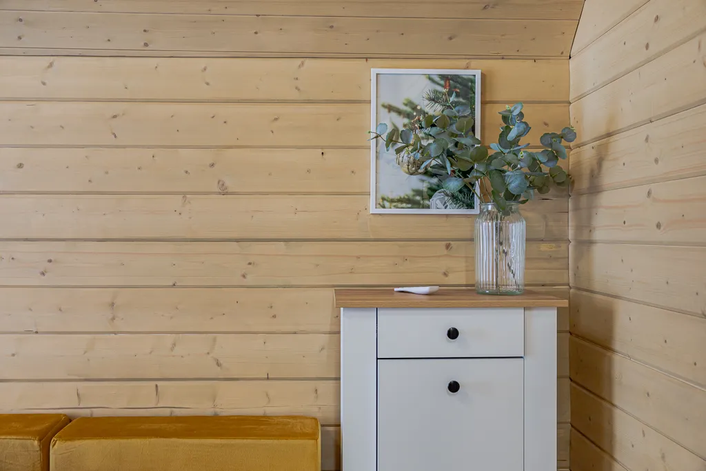 Дом у озера с чаном