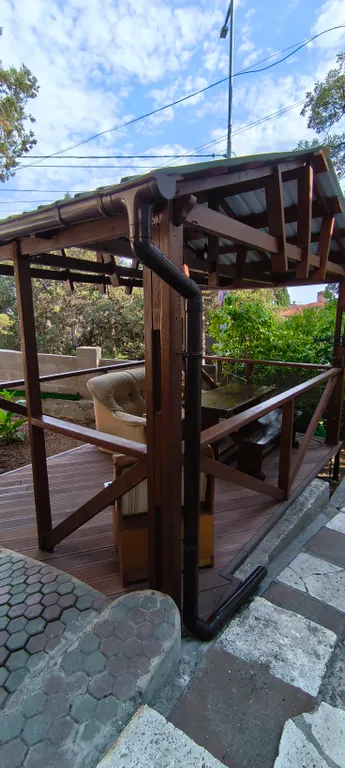 Частный дом со своим двором