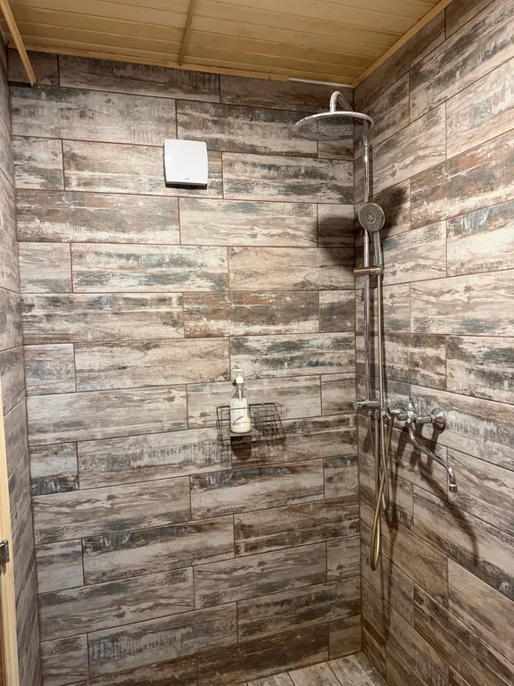 Дом с видом на озеро рядом с Ладожскими шхерами