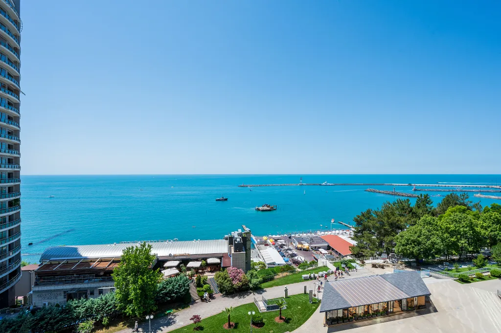 Трехкомнатные апартаменты с двумя спальнями