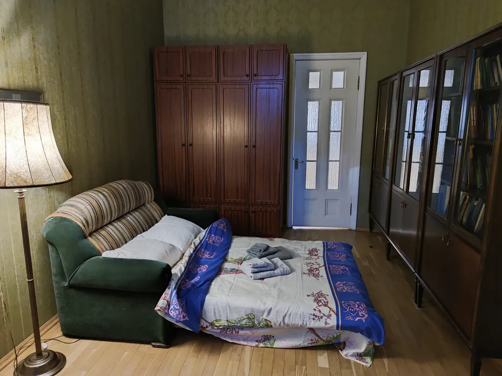 Квартира Квартира с видом на фонтан и анфиладой из трех комнат в центре города — Санкт-Петербург