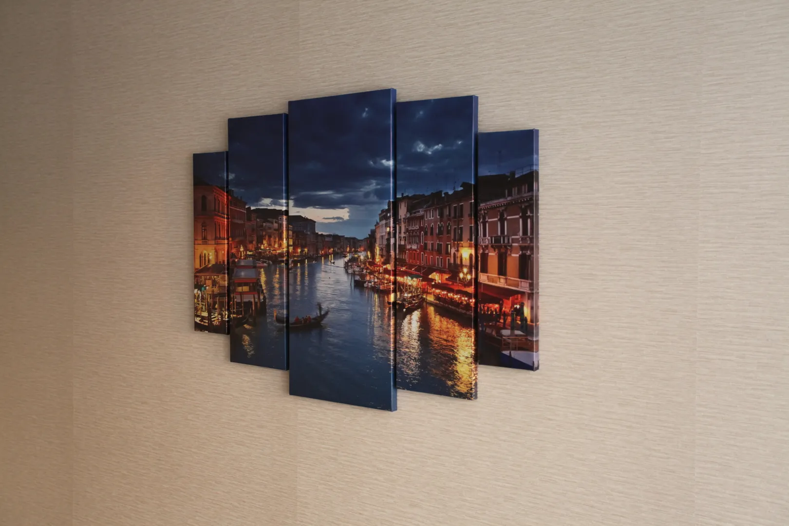 Фото