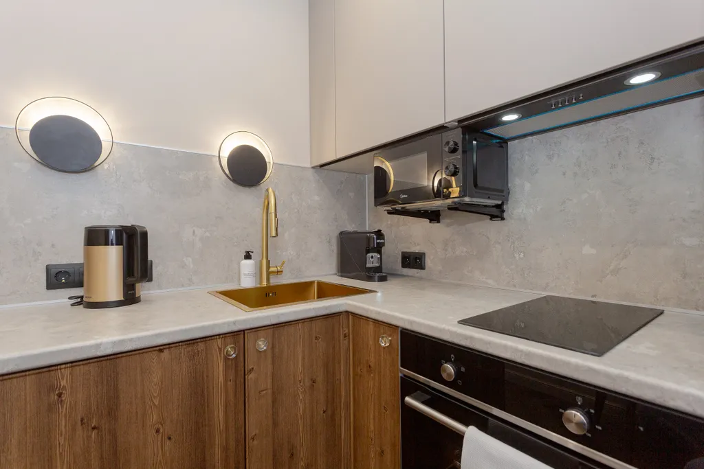 Комфорт-плюс с колонкой Алисой в академгородке