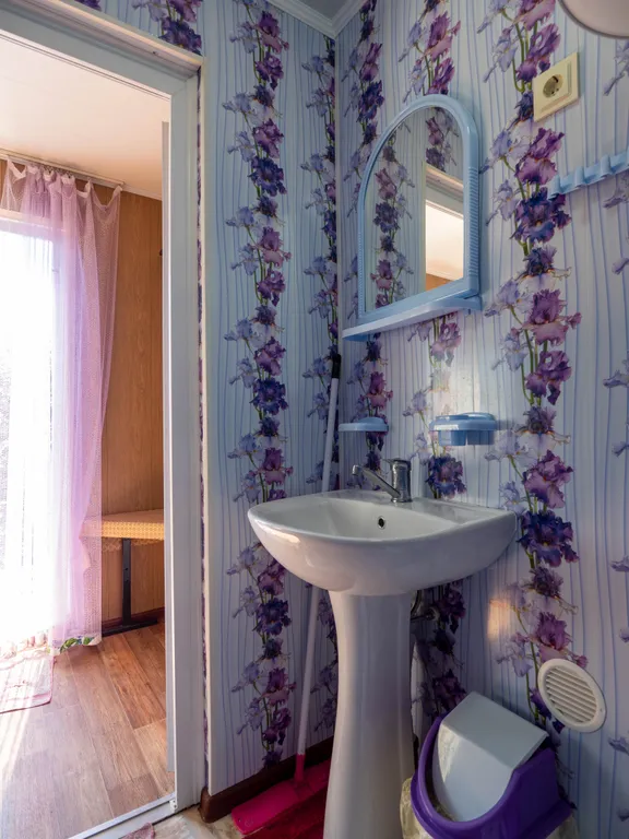 Уютрый домик в глубине сада