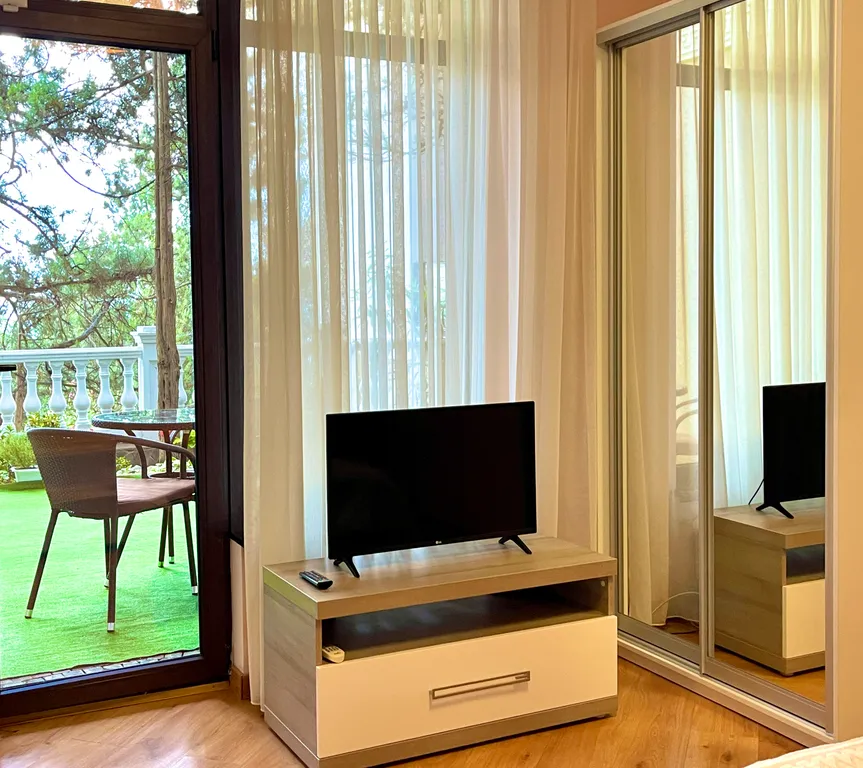 Уютные апартаменты с видом на море с большой террасой