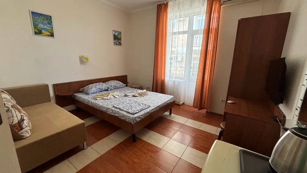 №15 Трёхместный номер с балконом