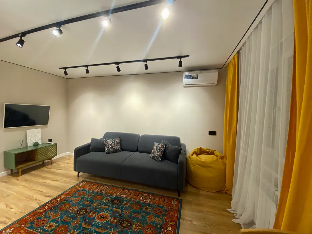 Квартира на набережной центра города