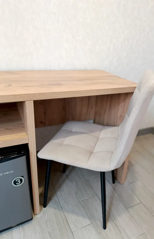 Трехместный номер с балконом с видом на улицу