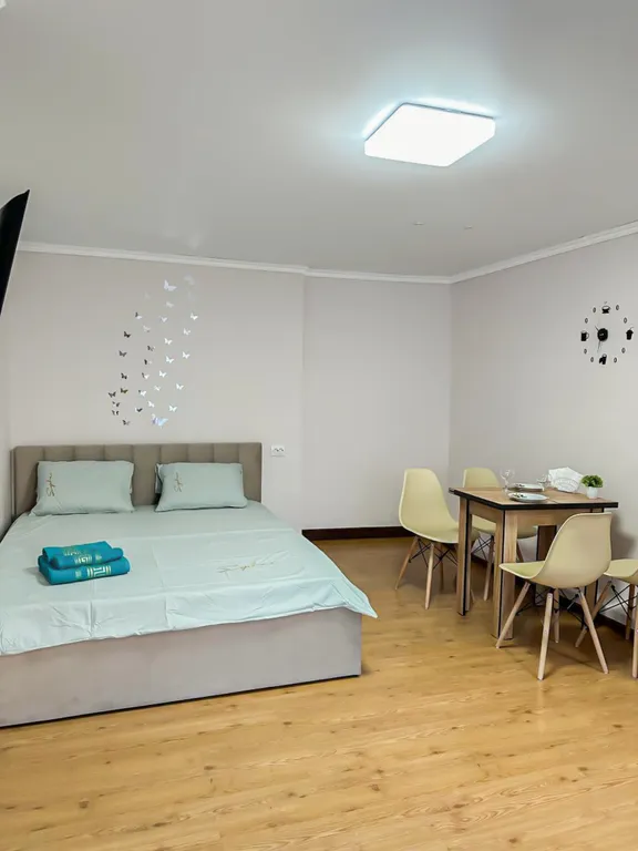 Домик с двором и парковкой для семей, командированных гостей и пар