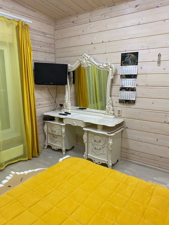 Загородный дом с видом на озеро