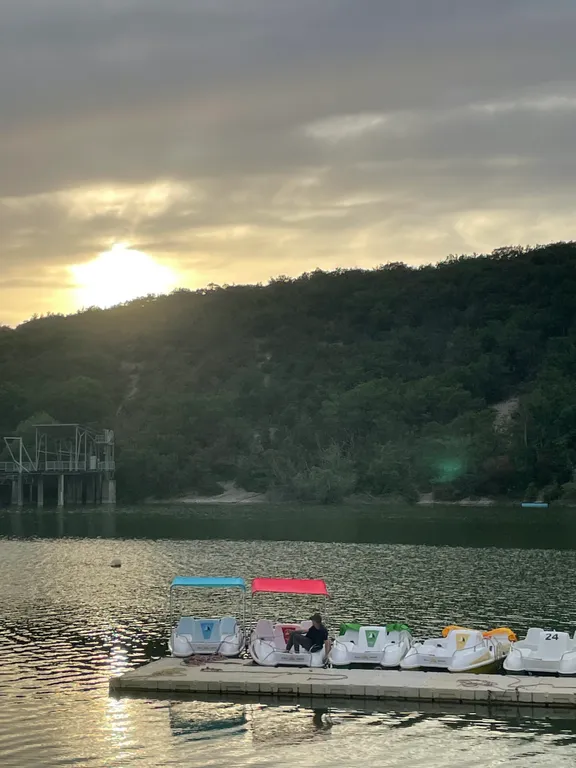 Дом возле Кипарисового озера