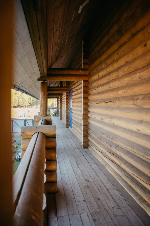 Семейный номер гостевого центра на берегу пруда (прокат снегохода)