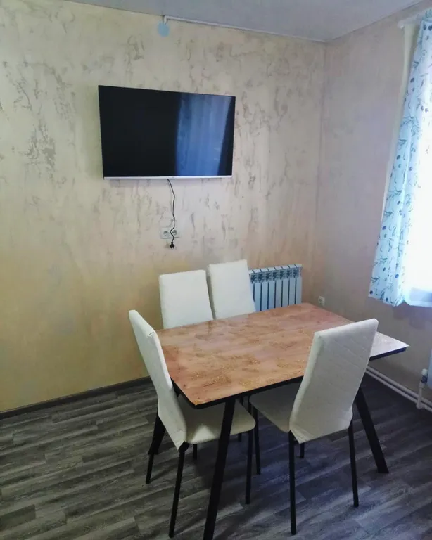 Кирпичный 2-комнатный дом с собственной кухней