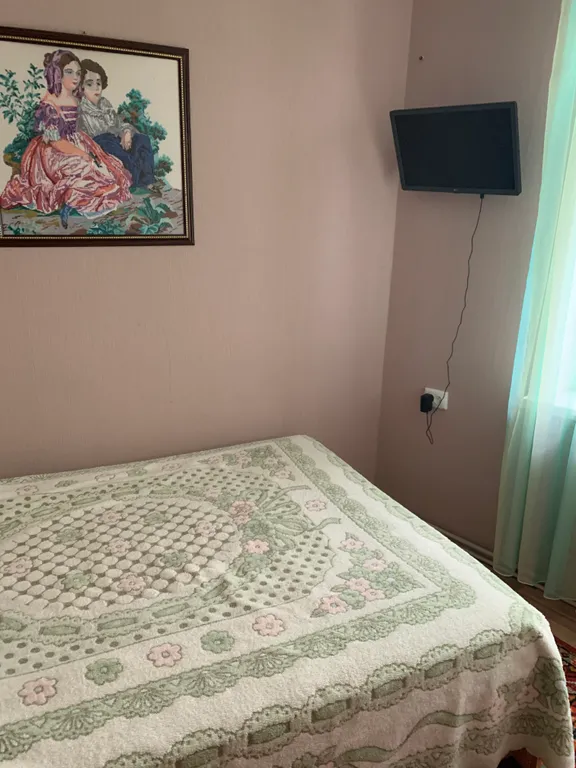 Большой дом с парковочным местом