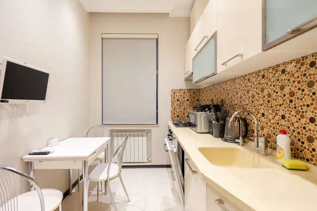 2 спальни + гостиная, прямой балкон с видом на гору Таргова