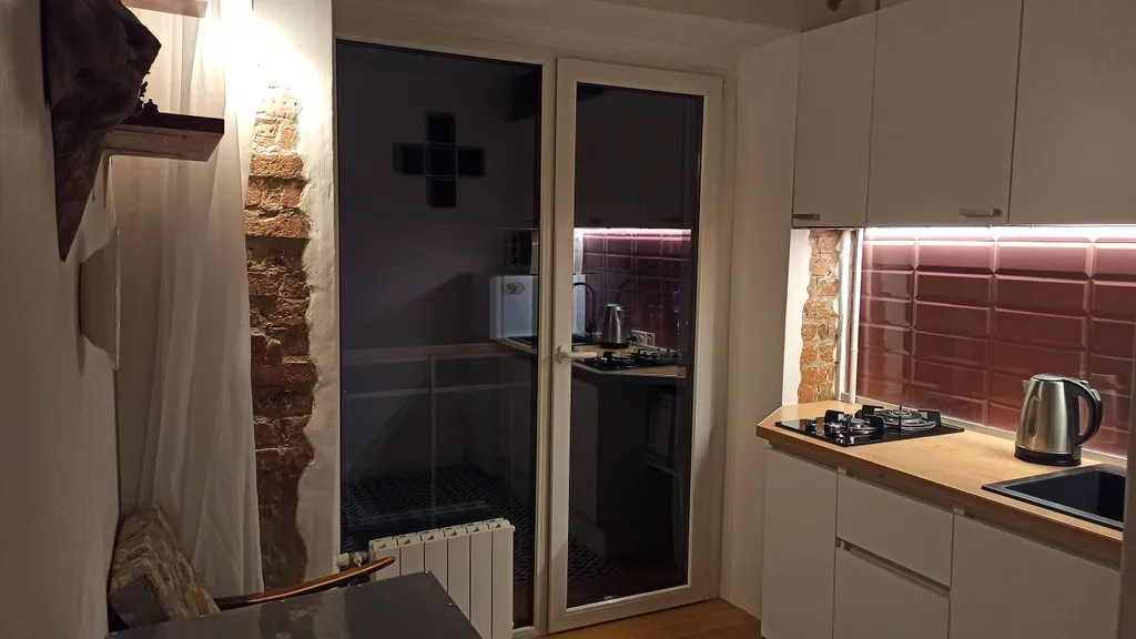 Светлая дизайнерская квартира с видом на горы и лес