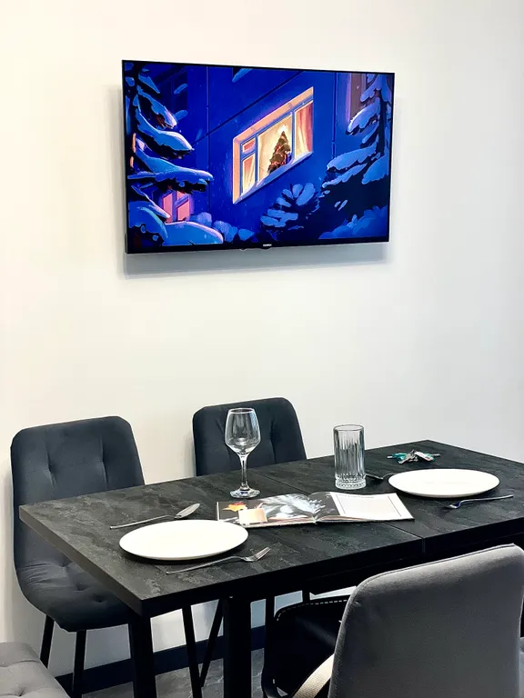 Двухкомнатная просторная квартира с панорамным видом на парк в центре