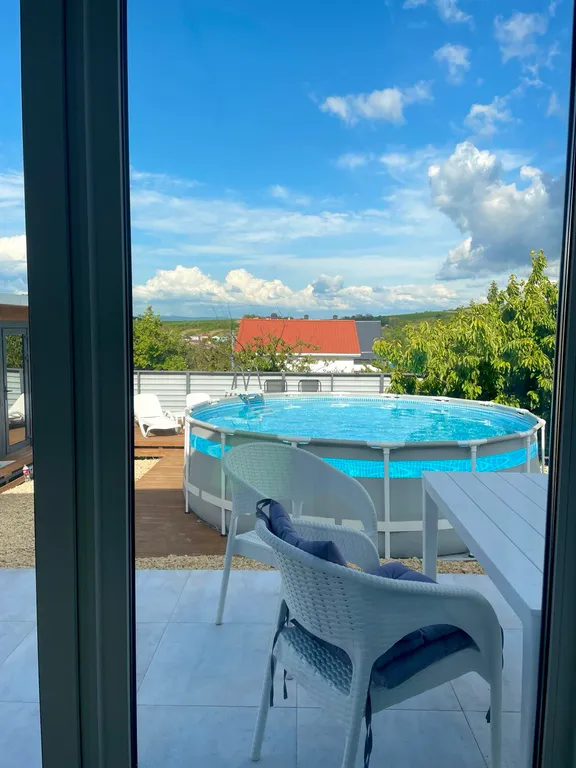 Уютный приватный дом с бассейном в горах среди виноградников