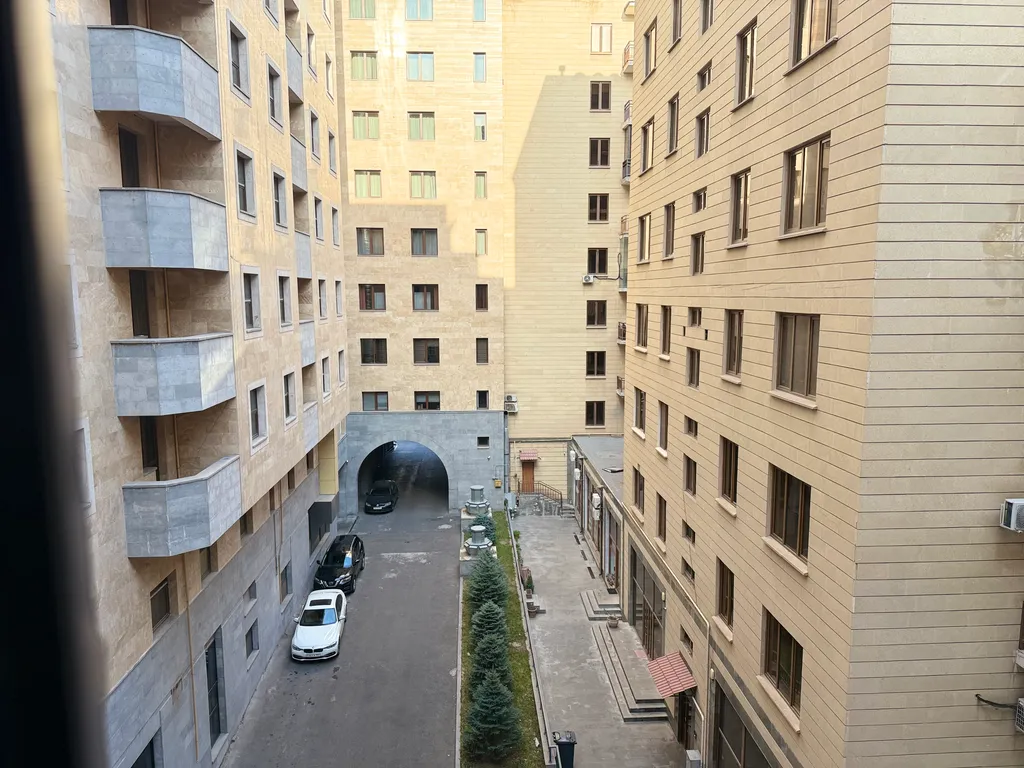 Дизайнерские апартаменты в центре города с 2-мя спальнями