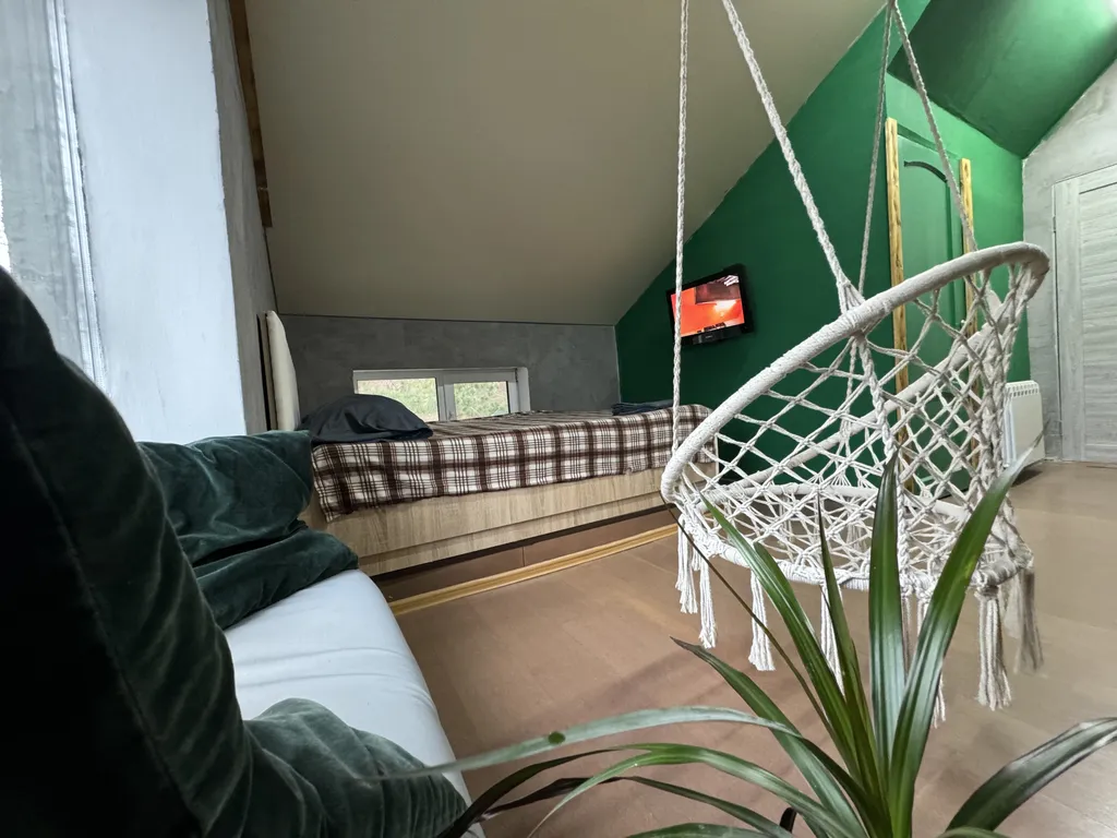 Большой дом в лесу