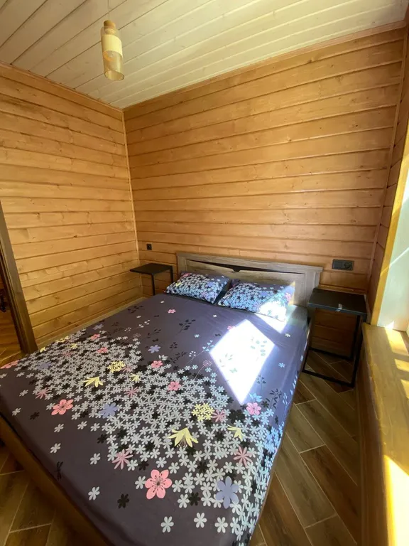 Комфортабельный коттедж с сауной на берегу водоема