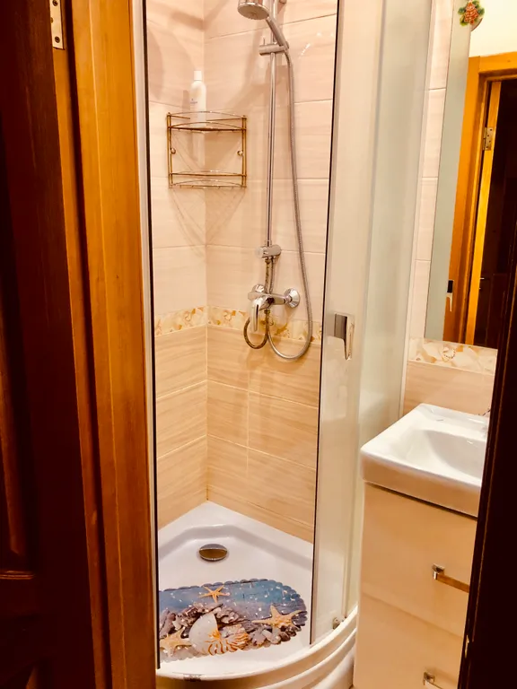 Семейный трехместный коттедж