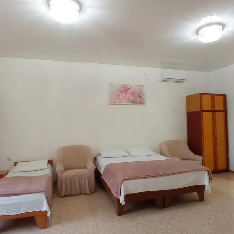 Коттедж с бассейном