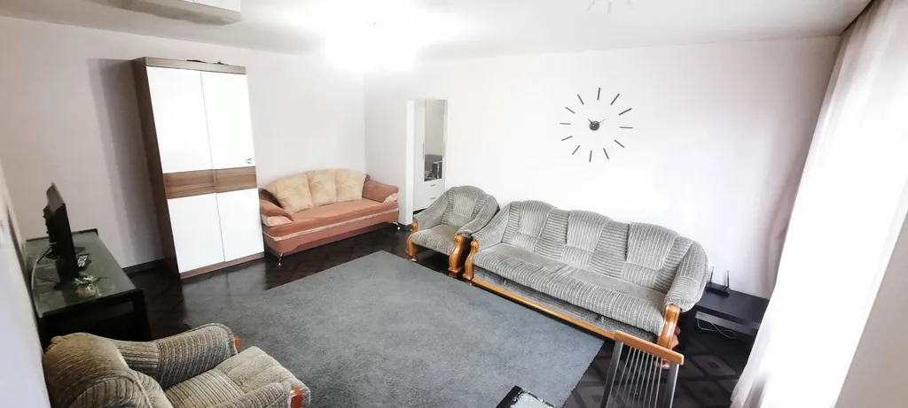 Хорошая 2-комнатная квартира возле вокзала